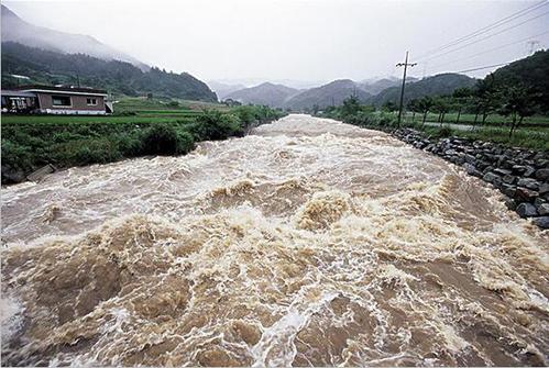 水利部：全国433条河流发生超警洪水 33条发生超历史洪水